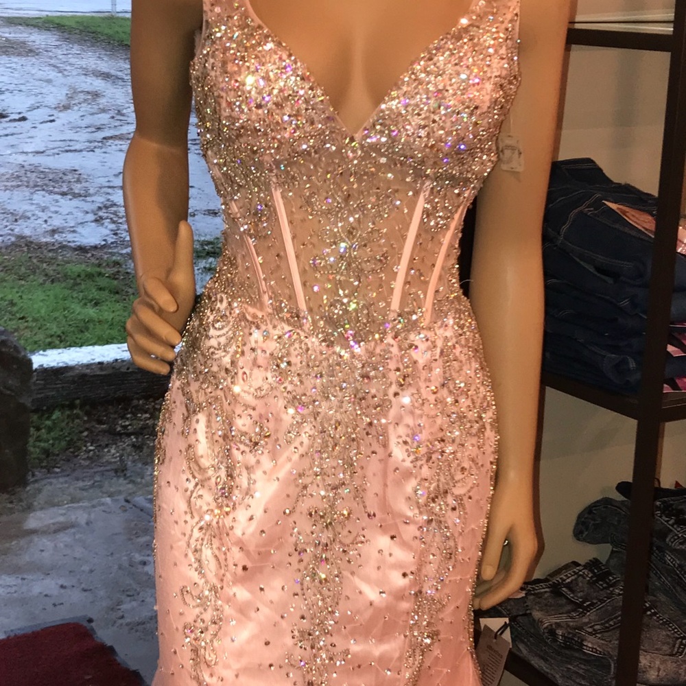 ALLY’S COLLECTION GOWN - Picture 5 of 9